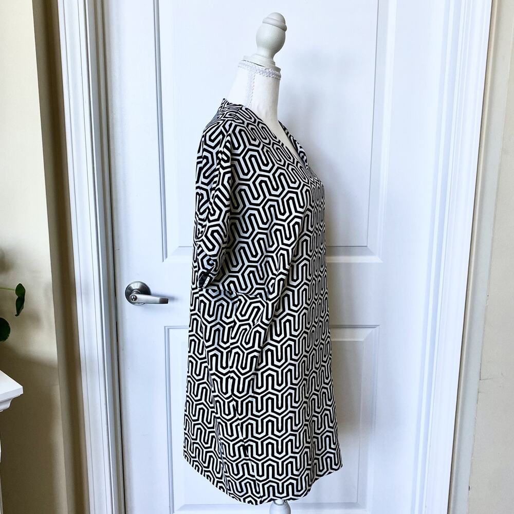 Chico's Geometric Print V-Neck Wedge Tunic Black White Size 0 Small 4/6 EUC - Picture 3 of 8